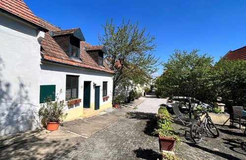 Morbisch am See Apartment | Cosy apartment for 3 guests with WIFI, TV, terrace and parking