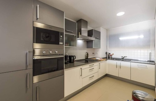 Telheiro Apartment | " Cosy apartment & balcony with Marina, garden, pool and skyline Lagos views"