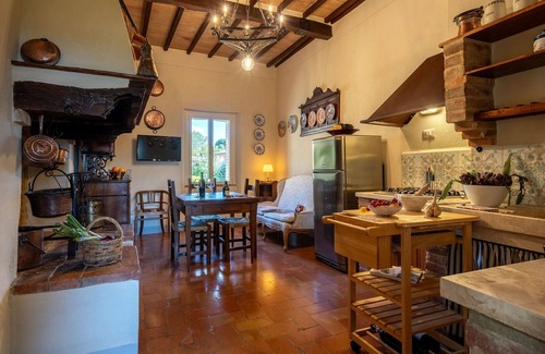 Monticchiello Apartment | Cosy apartment for 4 guests with A/C, WIFI and TV, close to Montepulciano