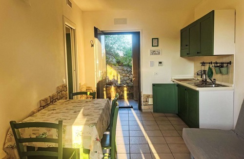 Pietra Ligure Apartment | Cosy apartment for 4 guests with WIFI, pool, A/C and terrace
