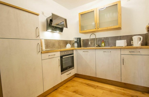 Runhof Apartment | Cosy apartment for 4 guests with WIFI, TV, terrace and pets allowed