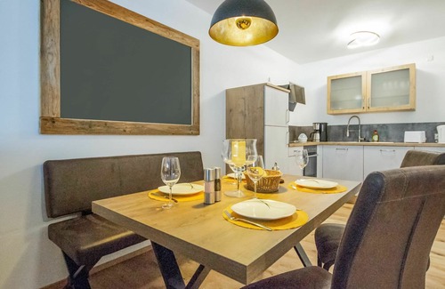 Runhof Apartment | Cosy apartment for 4 guests with WIFI, TV, terrace and pets allowed