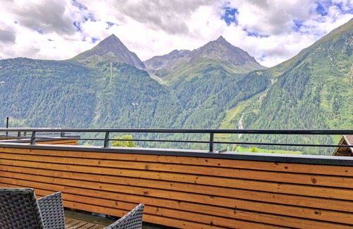 Runhof Apartment | Cosy apartment for 5 guests with WIFI, TV and balcony