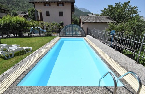 Fenis Apartment | Cosy apartment for 4 guests with WIFI, pool, TV, terrace and pets allowed