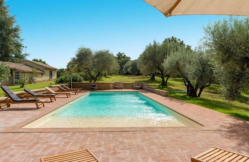 Bolsena Apartment | Cosy apartment for 4 guests with WIFI, pool, TV, terrace and pets allowed