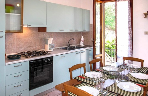 Santa Lucia Apartment | Cosy apartment for 10 guests with WIFI, TV and terrace