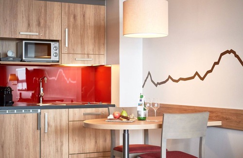 Beatenberg Apartment | Cosy apartment for 2 people with pool, WIFI, TV, terrace and pets allowed