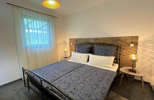 Ueberlingen Apartment | Cosy apartment for 2 guests with WIFI, TV, terrace and parking