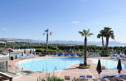 Plaine de la Brague Apartment | Cosy apartment for 2 people with pool, A/C, WIFI, TV, balcony and pets allowed