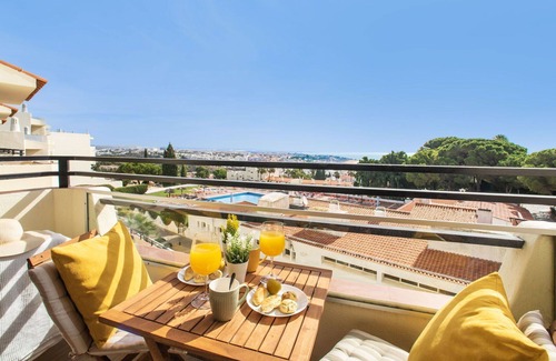 Patio Apartment | Cosy apartment for 2 guests with WIFI, pool, A/C, TV and balcony
