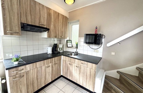 Oostkapelle Apartment | Cosy apartment for 20 guests with WIFI, TV and terrace