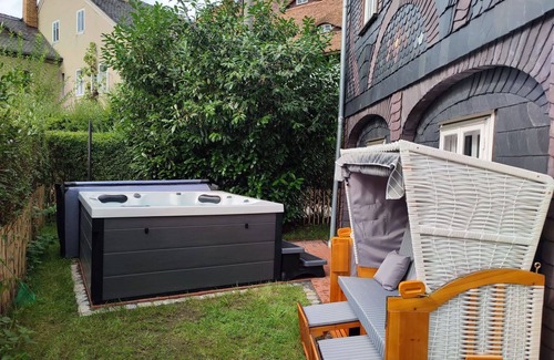 Grossschoenau Apartment | Cosy apartment for 3 guests with WIFI, TV, patio and pets allowed