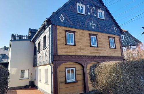 Grossschoenau Apartment | Cosy apartment for 3 guests with WIFI, TV, patio and pets allowed