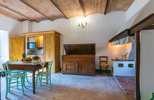 Stigliano Apartment | Cosy apartment for 3 guests with WIFI, TV, patio, pets allowed and panoramic view