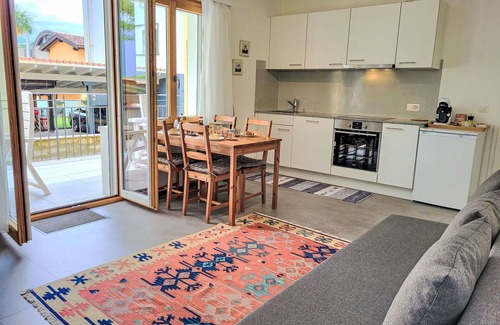 Losone Apartment | Cosy apartment for 3 people with WIFI, TV, balcony, pets allowed and panoramic view