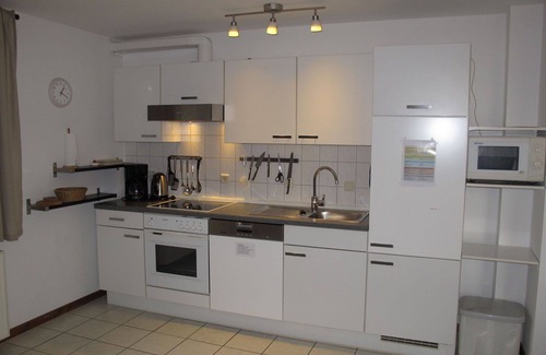Ummanz Apartment | Cosy apartment for 4 people with WIFI, TV, balcony and pets allowed