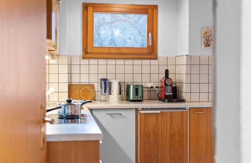 Graechen Apartment | Cosy apartment for 4 guests with WIFI, TV, patio and pets allowed