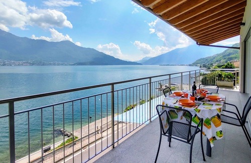 Gera Lario Apartment | Cosy apartment for 4 guests with WIFI, A/C, TV, terrace and pets allowed