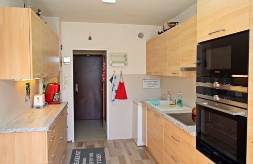 Margareten Apartment | Cosy apartment for 4 guests with WIFI, TV and terrace