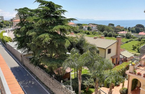 Formia Apartment | Cosy apartment for 4 guests with WIFI, A/C, TV, terrace and pets allowed