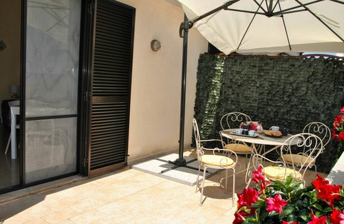 Formia Apartment | Cosy apartment for 4 guests with WIFI, A/C, TV, terrace and pets allowed
