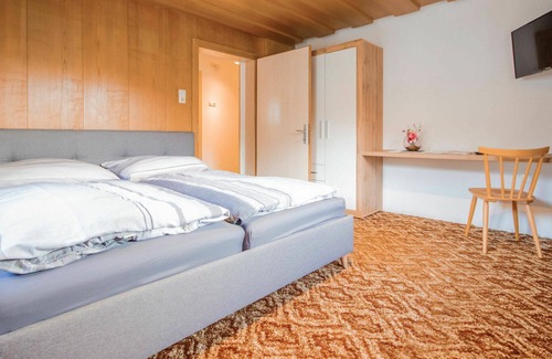 Prutz Apartment | Cosy apartment for 4 guests with WIFI, TV, terrace, pets allowed and parking