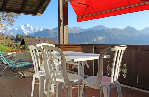 Beatenberg Apartment | Cosy apartment for 4 guests with WIFI, TV, balcony and panoramic view