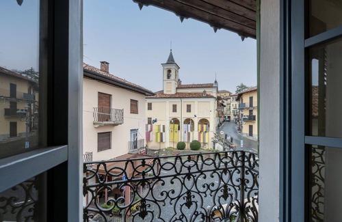 Cocconato Apartment | Cosy apartment for 4 people with WIFI, A/C, TV, balcony and pets allowed