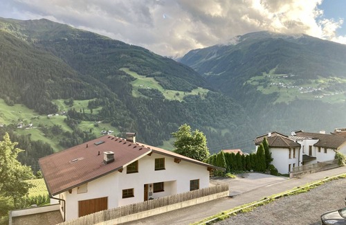 Fliess Apartment | Cosy apartment for 4 people with WIFI, TV and patio