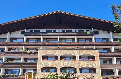 Strobl Apartment | Cosy apartment for 4 people with WIFI, TV and balcony