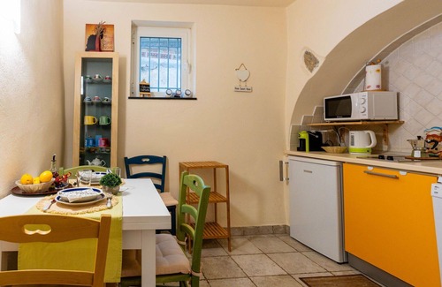 Arnasco Apartment | Cosy apartment for 4 people with WIFI, A/C, TV and terrace