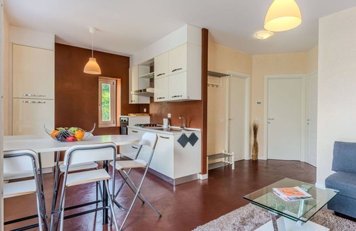 Claino Con Osteno Apartment | Cosy apartment for 4 people with WIFI, TV and balcony
