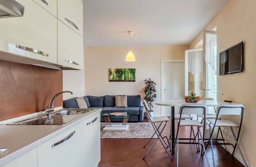 Claino Con Osteno Apartment | Cosy apartment for 4 people with WIFI, TV and balcony