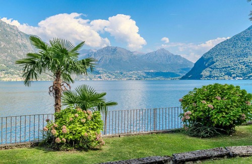 Claino Con Osteno Apartment | Cosy apartment for 4 people with WIFI, TV and balcony