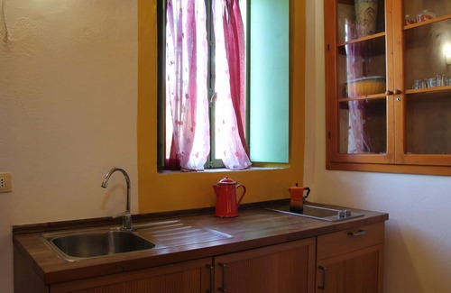 Granarola Apartment | Cosy apartment for 4 people with pool, WIFI, A/C, TV, patio, pets allowed and panoramic view