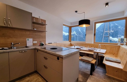 Landeck Apartment | Cosy apartment for 4 people with WIFI, TV and terrace