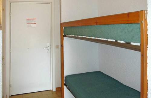 La Croix-Valmer Apartment | Cosy apartment for 4 people with pool, A/C, WIFI, TV, terrace, pets allowed and parking