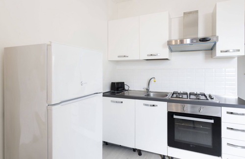 Meina Apartment | Cosy apartment for 4 people with pool, A/C and TV