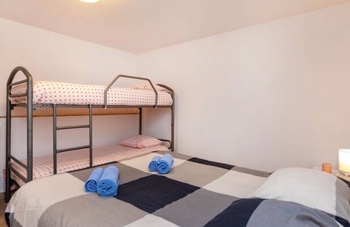 Alp Apartment | Cosy apartment for 4 people with TV and parking