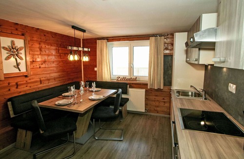 Aschau Im Zillertal Apartment | Cosy apartment for 5 people with WIFI, TV and terrace