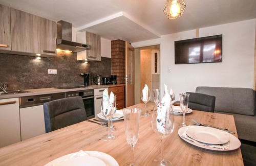Aschau Im Zillertal Apartment | Cosy apartment for 5 people with WIFI, TV and terrace