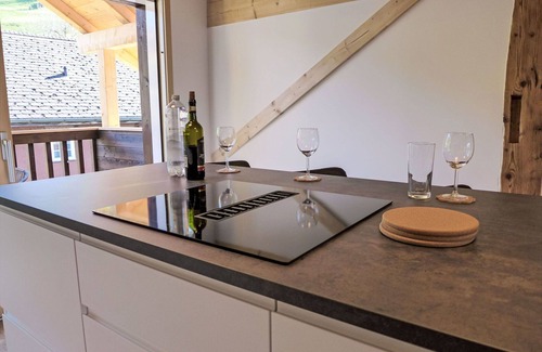 Krattigen Apartment | Cosy apartment for 5 guests with WIFI, TV, balcony and panoramic view