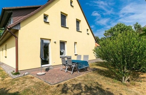 Ummanz Apartment | Cosy apartment for 5 people with WIFI, TV and patio