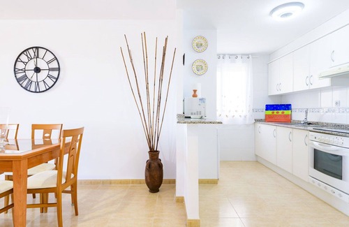 El Grau de Moncofa Apartment | Cosy apartment for 5 people with pool, WIFI, TV, terrace and pets allowed