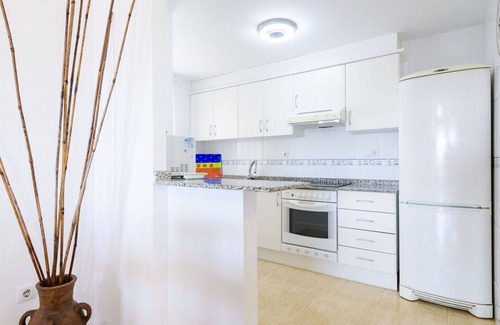 El Grau de Moncofa Apartment | Cosy apartment for 5 people with pool, WIFI, TV, terrace and pets allowed