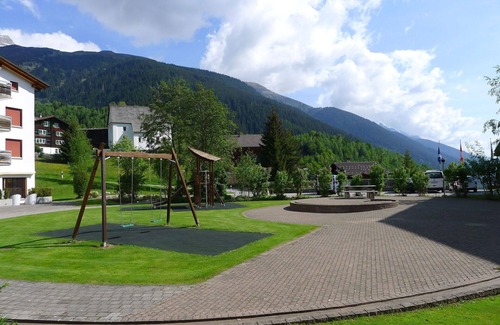 Acletta Apartment | Cosy apartment for 5 guests with WIFI, TV, balcony and panoramic view