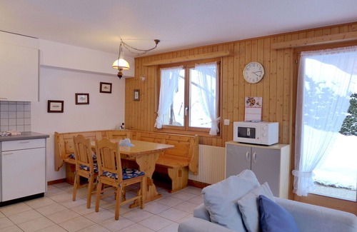 Buerchen Apartment | Cosy apartment for 5 guests with WIFI, TV, patio, pets allowed and panoramic view
