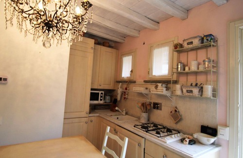 Cinque Terre Apartment | Cosy apartment for 5 people with pool, WIFI, TV and patio