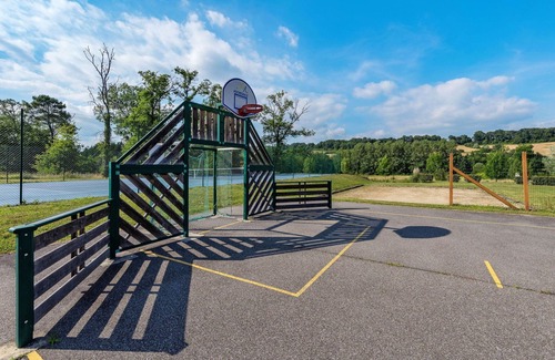 Barbaste Apartment | Cosy apartment for 6 guests with WIFI, pool, TV, terrace, pets allowed and parking