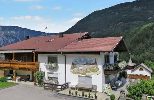 Sautens Apartment | Cosy apartment for 6 guests with WIFI, TV, terrace, pets allowed and parking